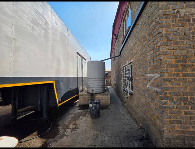 316M² WAREHOUSE TO LET IN ALRODE